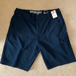 NWT Wrangler Navy Blue Performance Shorts Athletic/Outdoor Size 36